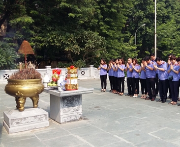 Viện KSND quận Đống Đa dâng hương tưởng nhớ vị anh hùng dân tộc Quang Trung...